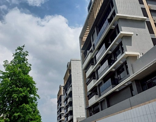 康橋全新裝潢三加一房雙車位住商阿信獨家 - Image 1