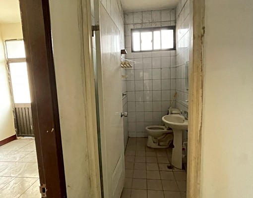 新冷氣有四房中華路透天 - Image 5