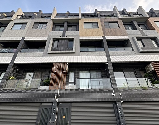 那山全新透天高鐵十分鐘獨立車庫四套房 - Image 1