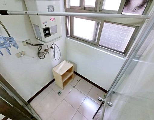 西屯逢甲電梯套房可租補台電分攤衛浴開窗 - Image 6