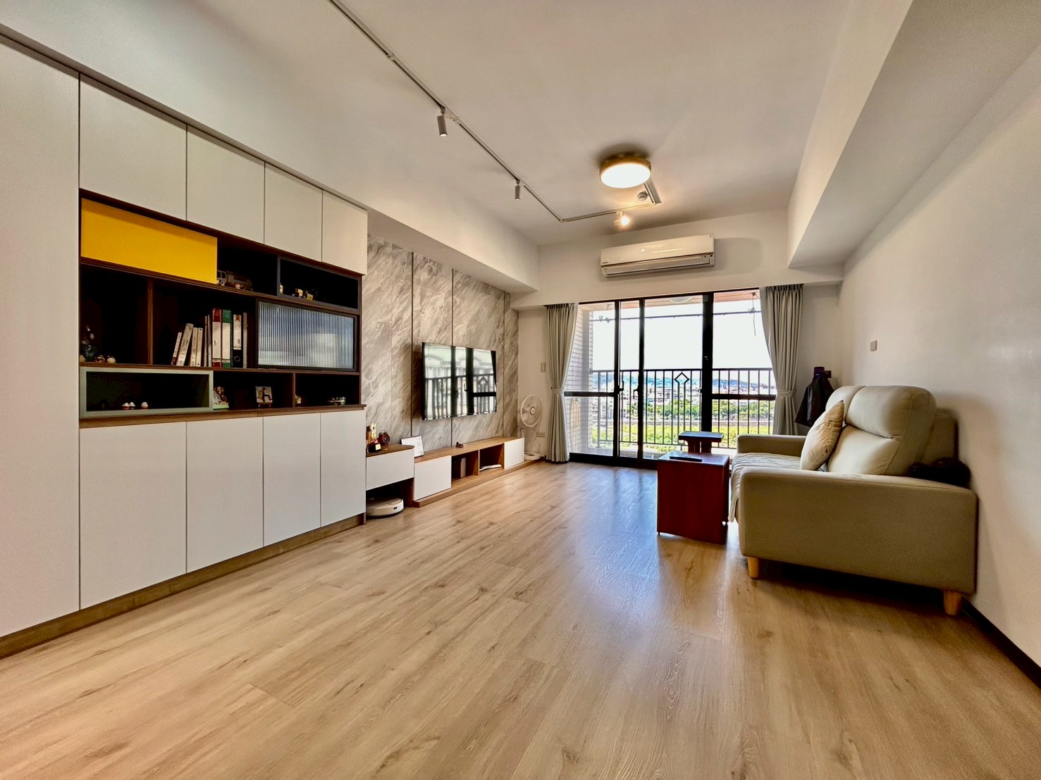 鈞皓⭐獨家大里浩瀚景川匯面河畔大三房平車⭐