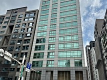 羅斯福路二段古亭捷運出站即..