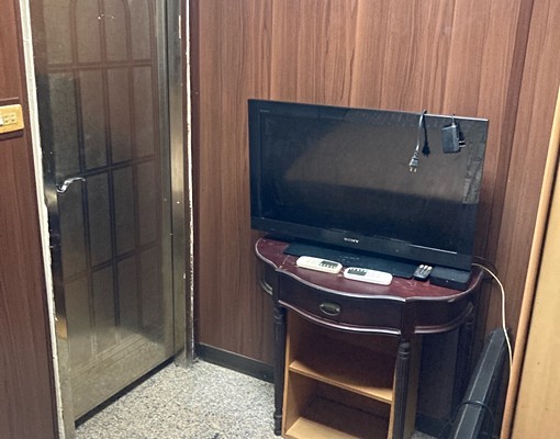 七賢一路套房,附家電具,近林森路 - Image 8