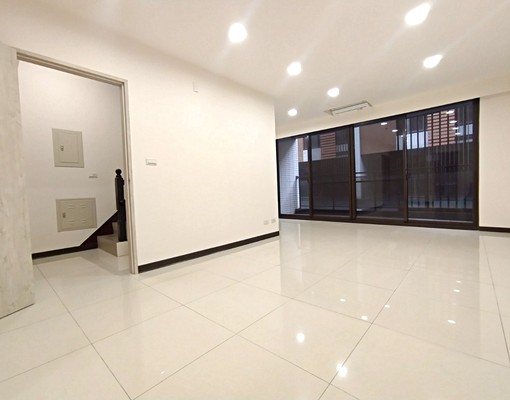 大園客運園區全新電梯透天立可入住 - Image 14