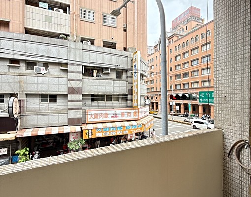 松竹路二段全新裝潢公寓三房一層一戶有兩間可租轉買平盤出售詳談 - Image 6