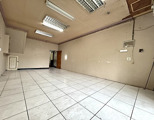 面鼎金國中|莊敬國小旁吃市一樓金店面 - Image 1