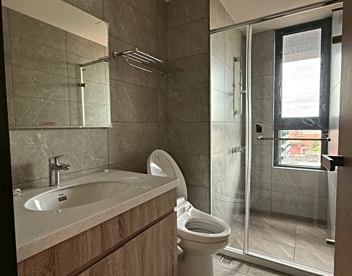 閎基433~近車站/近巨城/電梯大樓/大三房+平面車位 - Image 6