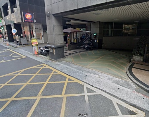 林森錢櫃旁車位中山北路二段 - Image 1