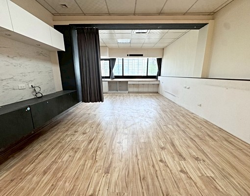 稀有釋出!可店可住!正中清路透天透店!預約看起來!行業談! - Image 12