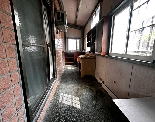 可租補@一層兩間雅房有專屬陽台私密性高～可養寵物 - Image 1