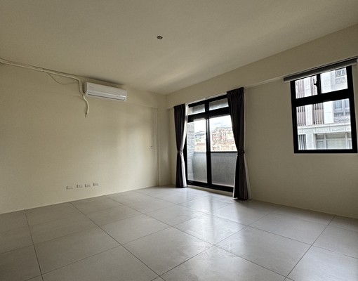 整棟全新鄰路電梯透天 - Image 2