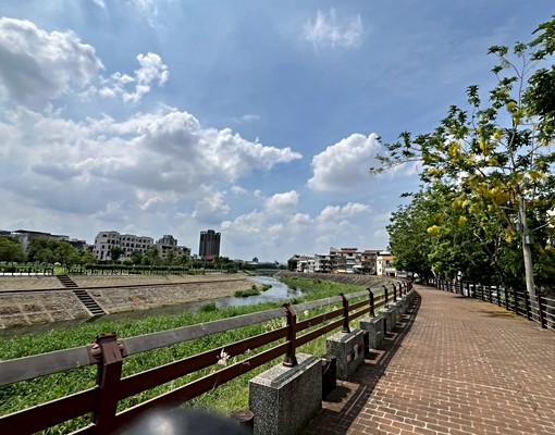 五權南路車水馬龍1+2樓+地下室黃金店面 - Image 7