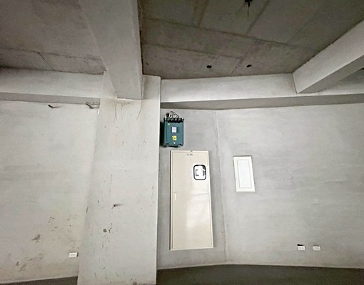(租)市中心府前路上精華地段全新熱鬧三角窗店面 - Image 6