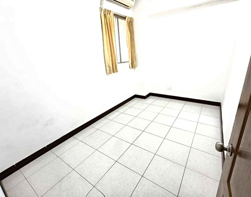 芙洛麗巨城新竹女中旁~優質採光明亮2+1房~屋況優附家電可寵 - Image 8