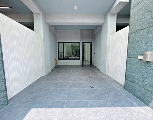 🏠近仁雄商圈車庫透天 - Image 2