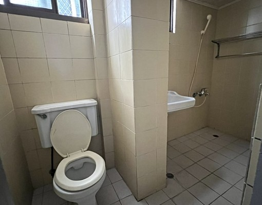 正中友旁整層住家-遷入時可新購床墊洗衣機適合租或小家庭台水電 - Image 3