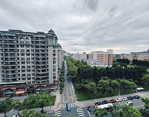★永義房屋★全新交屋北大極高樓校園景觀戶 - Image 1