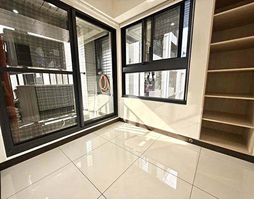 可租補⭐免服務費⭐正義聯盟三房車⭐五泰趙S - Image 4