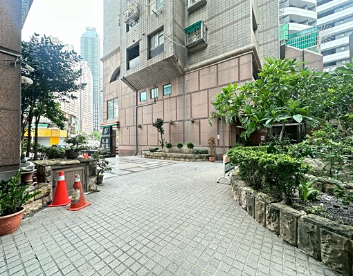 三多商圈萬象之都兩房（平車另租） - Image 7