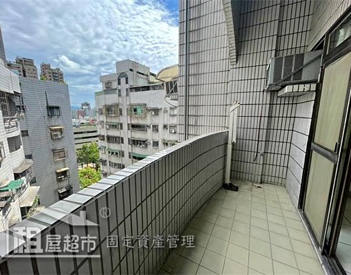 近新莊捷運站*面運動公園*挑高樓中樓五房雙衛 - Image 10
