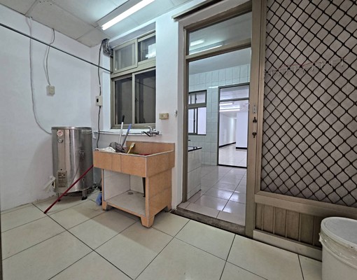 近市場地點佳/蘆竹新南路一段大四房.冷氣4台換新.馬桶換新 - Image 8
