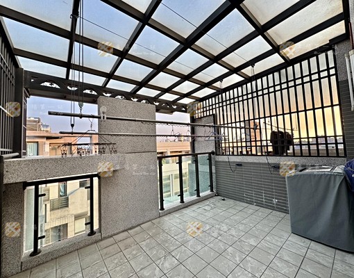 立仁路大里雙車位透天#可租補#簡單家具#馬上約看房喜歡來談 - Image 5