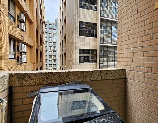 竹北租屋家樂福。1+1房陽台樓中樓。含管網路 - Image 8