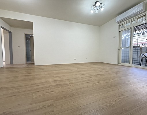 中誠街全新裝潢未住過電梯3房！買屋賣屋請找小鳳為您服務 - Image 3