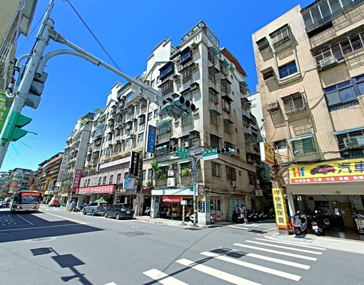 免仲介費~可租補,入籍~建福電梯四房,含管理費~社會住宅 - Image 2