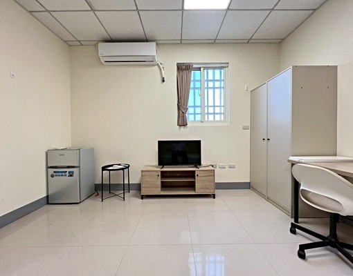 新瓦屋8坪電梯分租套房★位置絕佳★禁菸 - Image 1
