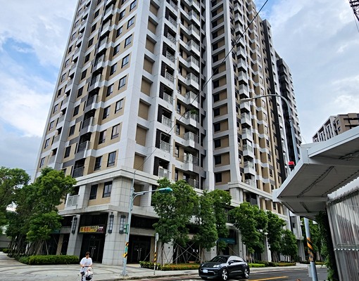 江翠北側D區大廈.全新裝潢三房車位.近文化路二段.民生路三段 - Image 11