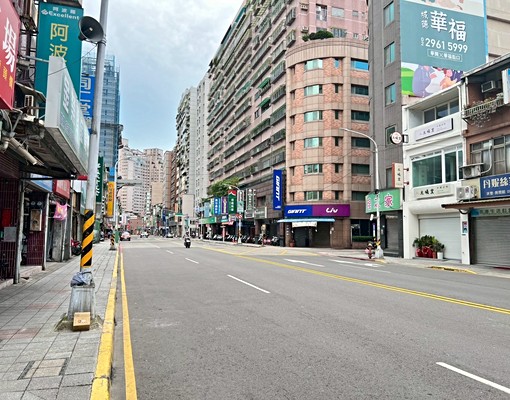 精選板橋府中捷運~便宜電梯套房~看屋要快 - Image 2