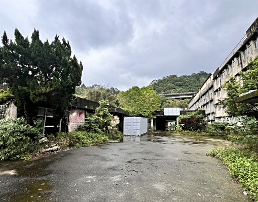 丁種工業地999坪\\*已有建物百坪\\*可整修或重建\\*另有多塊可選