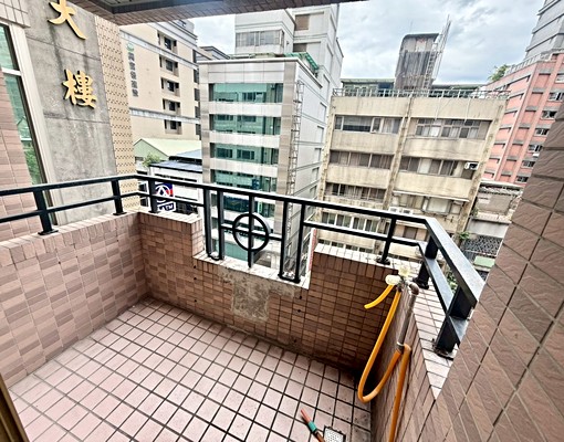 五房大坪數住宅、租屋補助、邊間採光佳、鄰近大橋頭站、雙連站 - Image 4