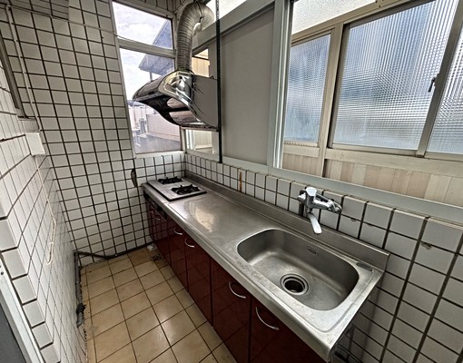 捷運新莊站稀有低公設大坪數4房近中正路新泰路 - Image 9