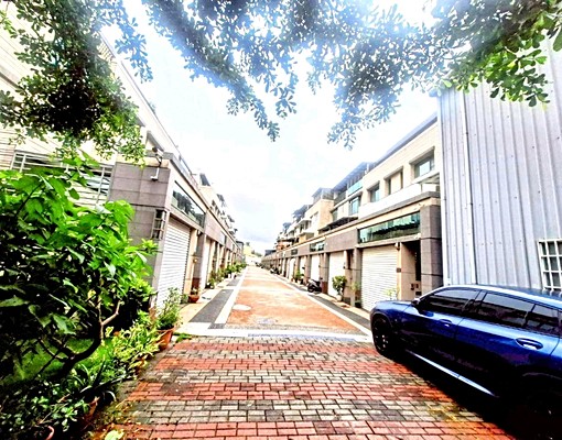 自租🉑️短近安平北區🏡幸福大透天 - Image 2