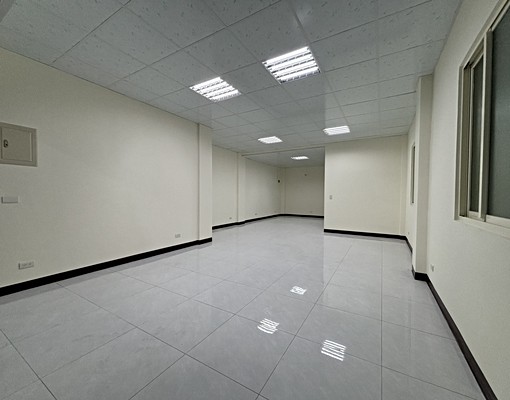黃金地段店面出租 - Image 4