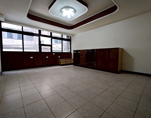 淡水捷運站前二樓住家辦公室皆可 - Image 3