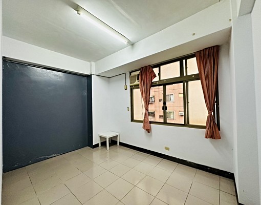 近逢甲朝馬✔️採光套房可空屋可傢俱✔️子母車可租補 - Image 1