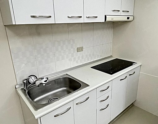 吳興商圈精緻套房/家具全/含水費/第四台/網路 - Image 9