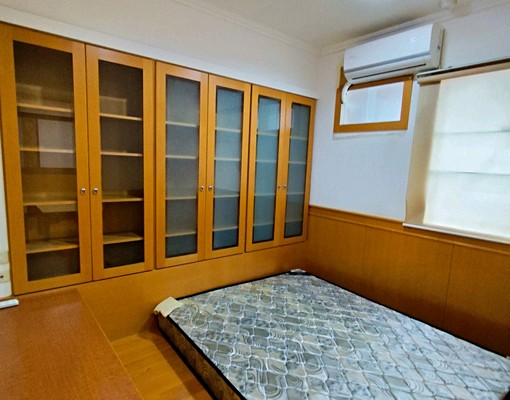 可租補~近巨城旁冷氣兩房~附家具 - Image 5