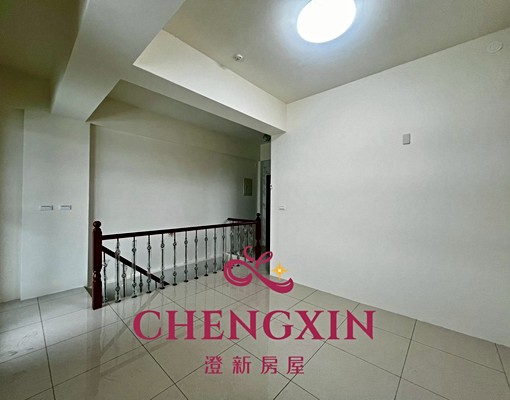 全新電梯別墅*可隔四房*稀有招租*竹南園區人最愛 - Image 2