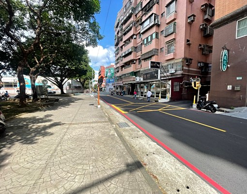 桃園火車站面寬6米社區一樓店面❤有夾層~現況出租 - Image 1