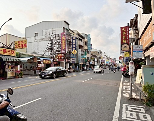 文賢路雙面臨路優質傳統有車庫透天-可租補 - Image 12