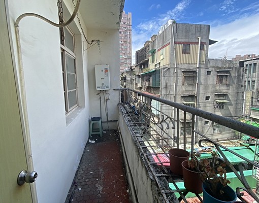 捷運新埔站公寓邊間大兩房可養貓,頂樓無加蓋可當露臺使用 - Image 8