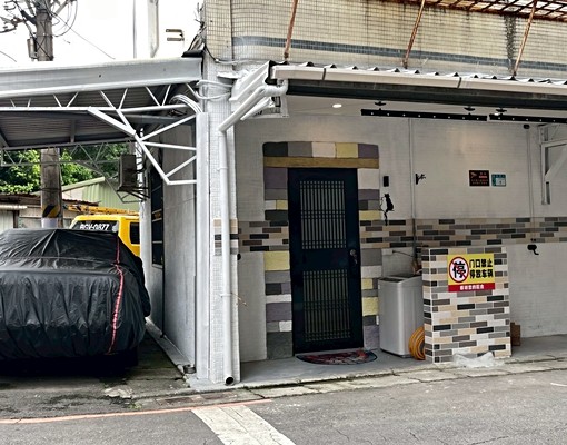 1樓靜巷獨立套房門口可停車 - Image 1
