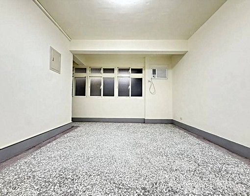 可租補~三和夜市二樓~温馨明亮通風~生活機能好近捷運交通便利 - Image 1