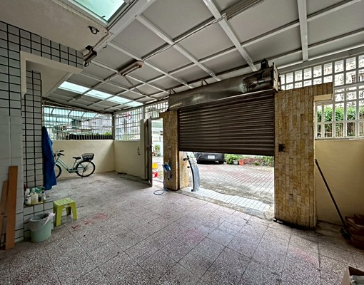 東區優質大面寬透天,可租補 - Image 15