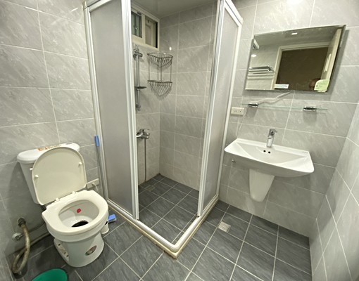 超美裝潢美套房三樓(個人獨立大陽台) - Image 10