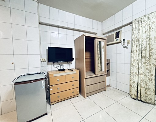 鳳山捷運車站商圈~五樓套房~商圈夜市旁~美食多，機能佳長短租 - Image 15